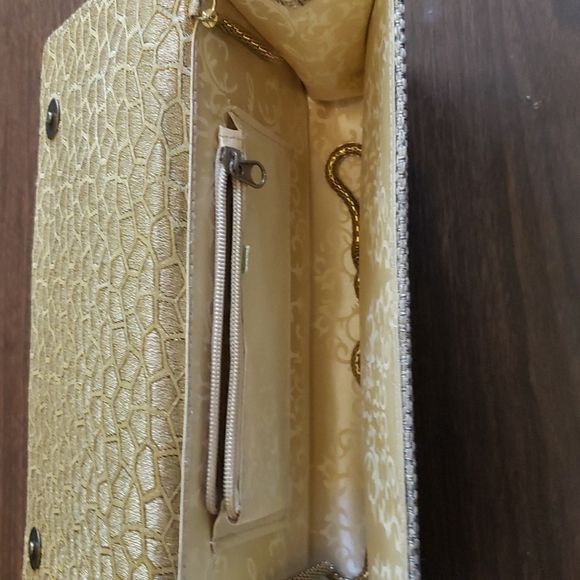 Vintage Lion Medallion Beaded Clutch - Picture 4 of 6